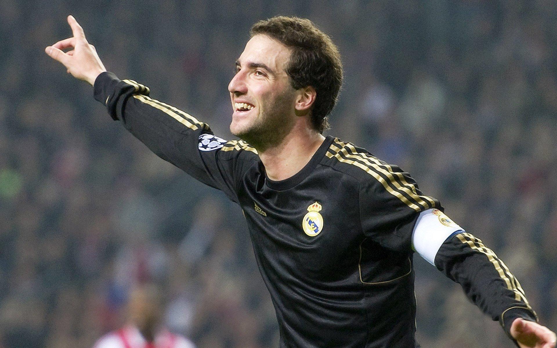 库里持续低迷究竟为何?双手接连受伤还改投篮包?